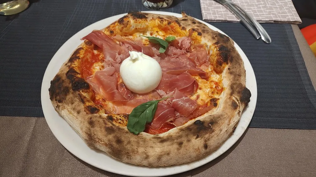 Pulcinella_Longarone_slider_image_2