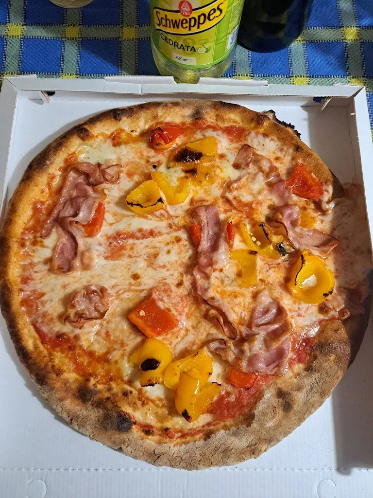 Pizza Capriccio Di Guida Giovanni_Longare_slider_image_2