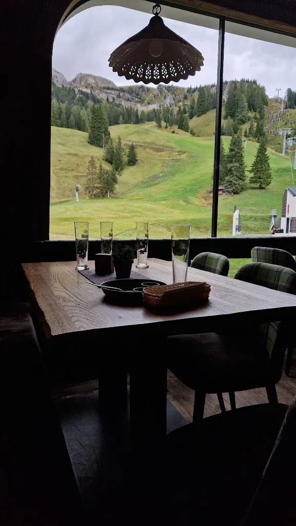 Magda S_Ütia La Tambra_Livinallongo del Col di Lana_review