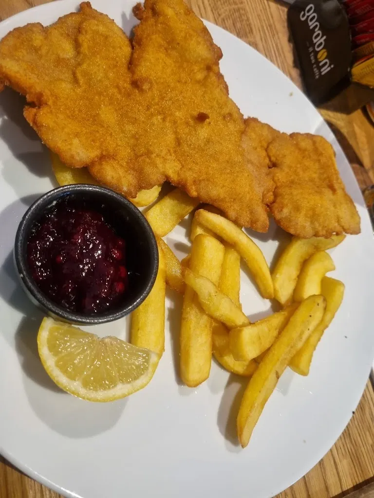 J van der L_Ütia La Tambra_Livinallongo del Col di Lana_review