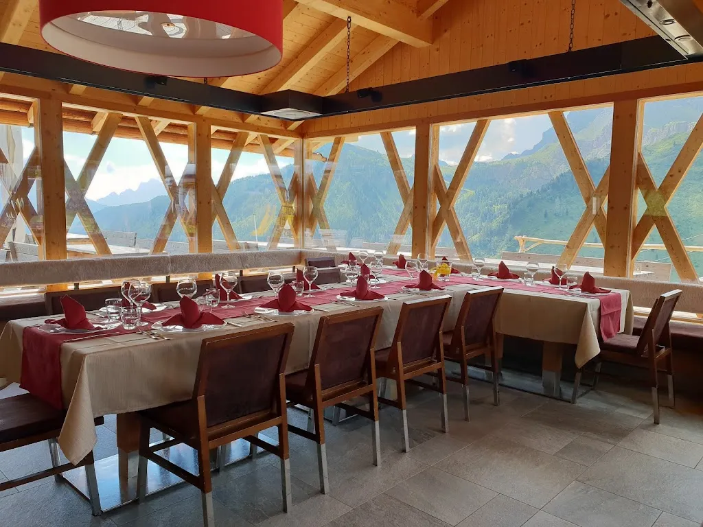 Rifugio Burz restaurant in Livinallongo del Col di Lana