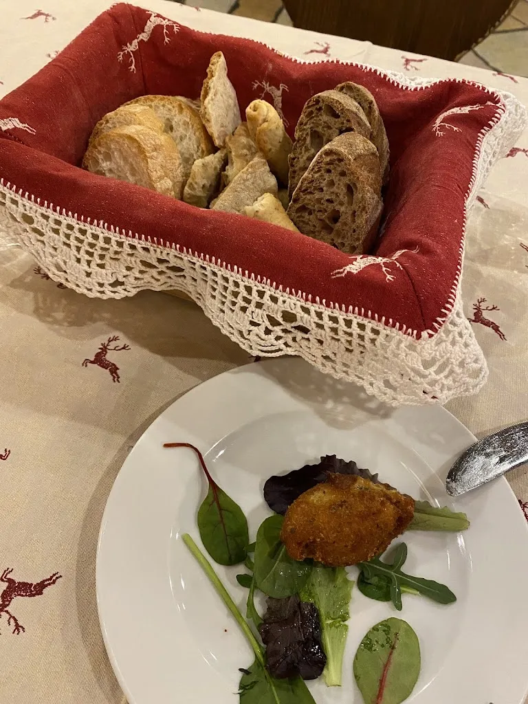 Gloria DiSanto_Miky's Grill & Pizza c/o Hotel Mesdi_Livinallongo del Col di Lana_recensione