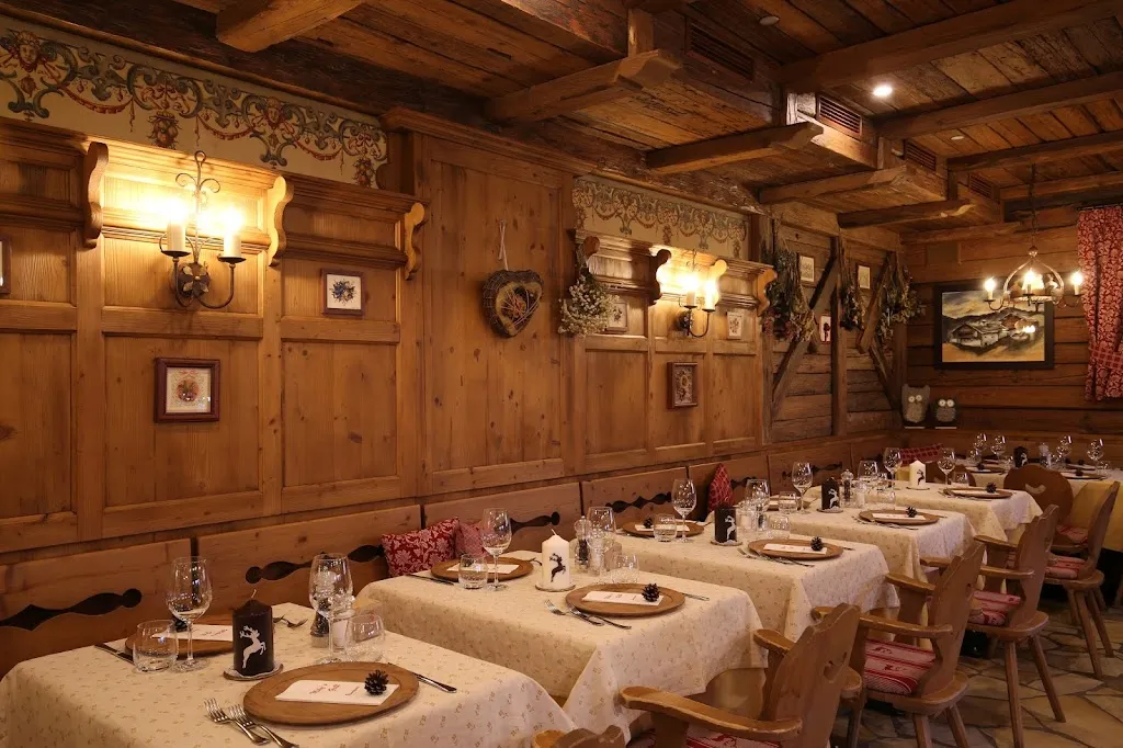 Miky's Grill & Pizza c/o Hotel Mesdi restaurant in Livinallongo del Col di Lana