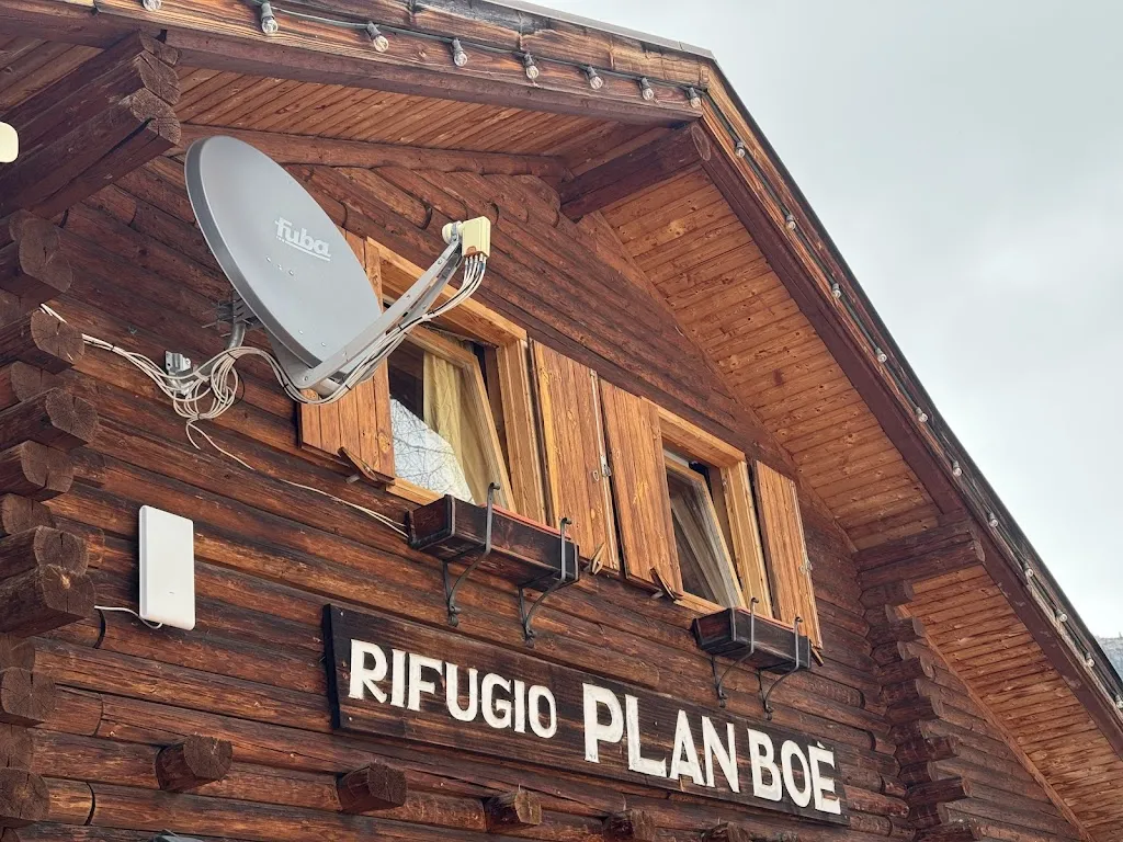 Szymon Puśledzki_Rifugio Plan Boè_Livinallongo del Col di Lana_review