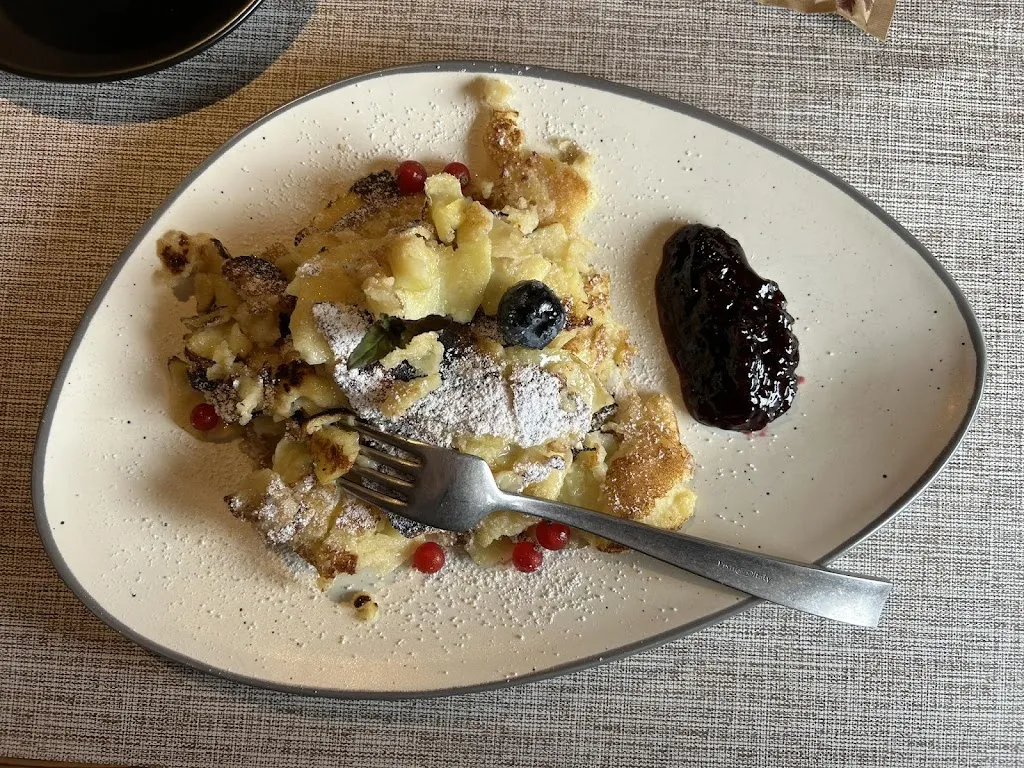 Nikola Čejková_Stua sa Laste dai Cenci_Livinallongo del Col di Lana_review