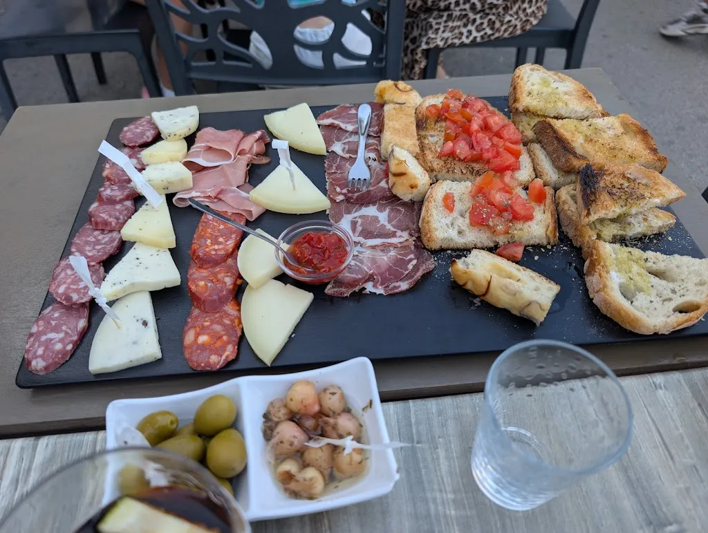 L'angolo antico da Elia e Lorena_Peschici_slider_image_3