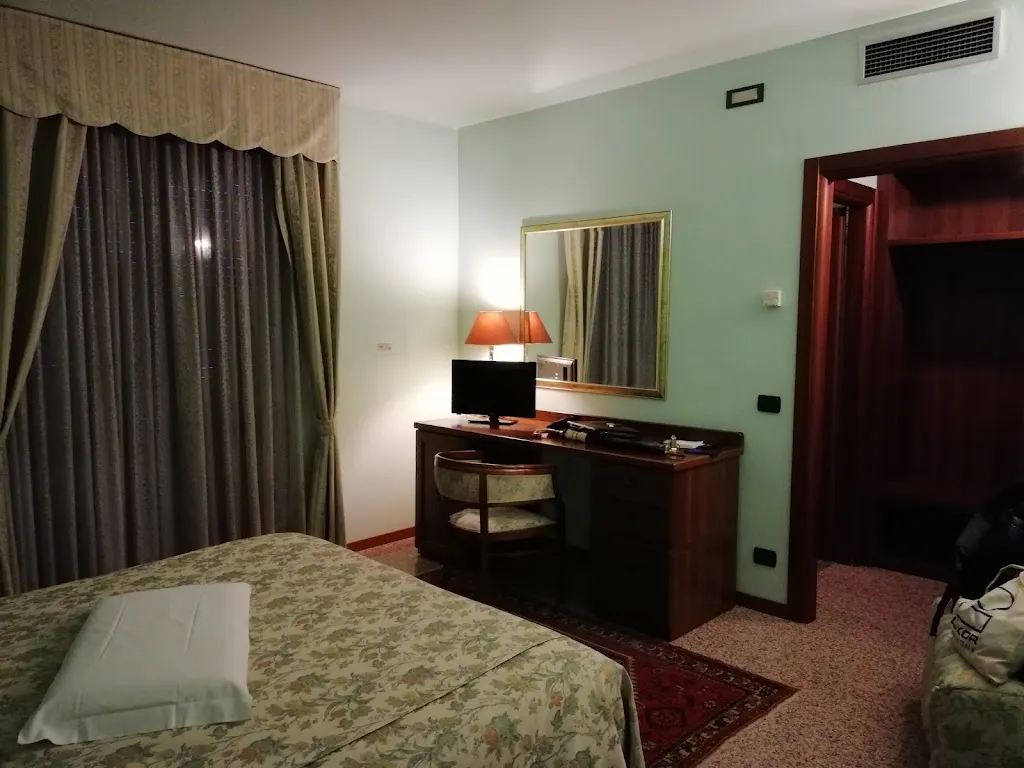 farhad sokouti_Hotel Bracco_Loreggiola_review