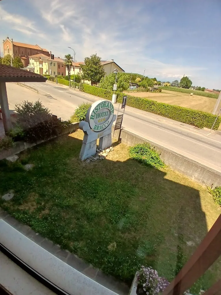 Giulia Tambu_Hotel Bracco_Loreggiola_review