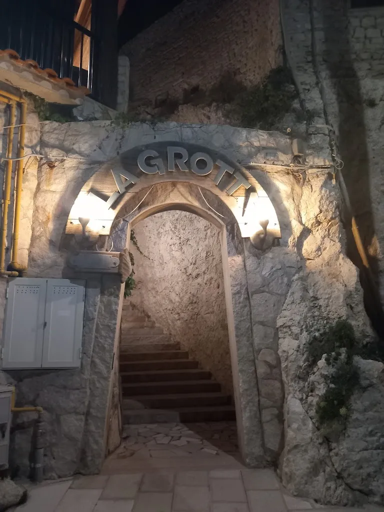 Sonia Silvestri_La Grotta delle Rondini_Peschici_Bewertung