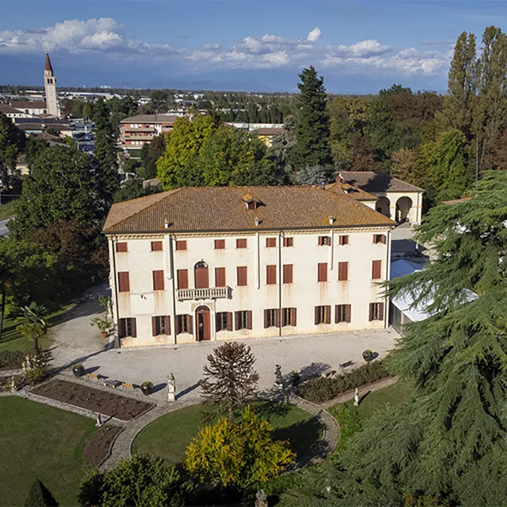 Villa Wollemborg restaurant in Loreggia