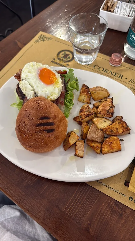 The Corner Restaurant Caffè_Legnago_slider_image_3