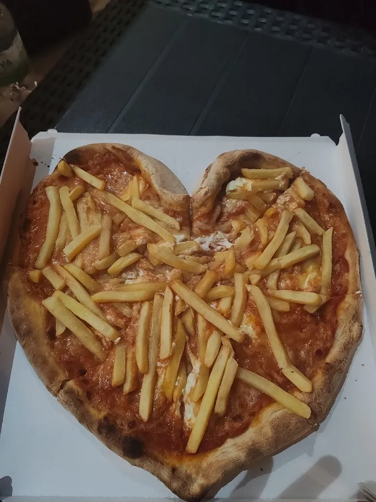 aurora garofalo_Pizzeria da asporto Loris_Lugagnano_recensione