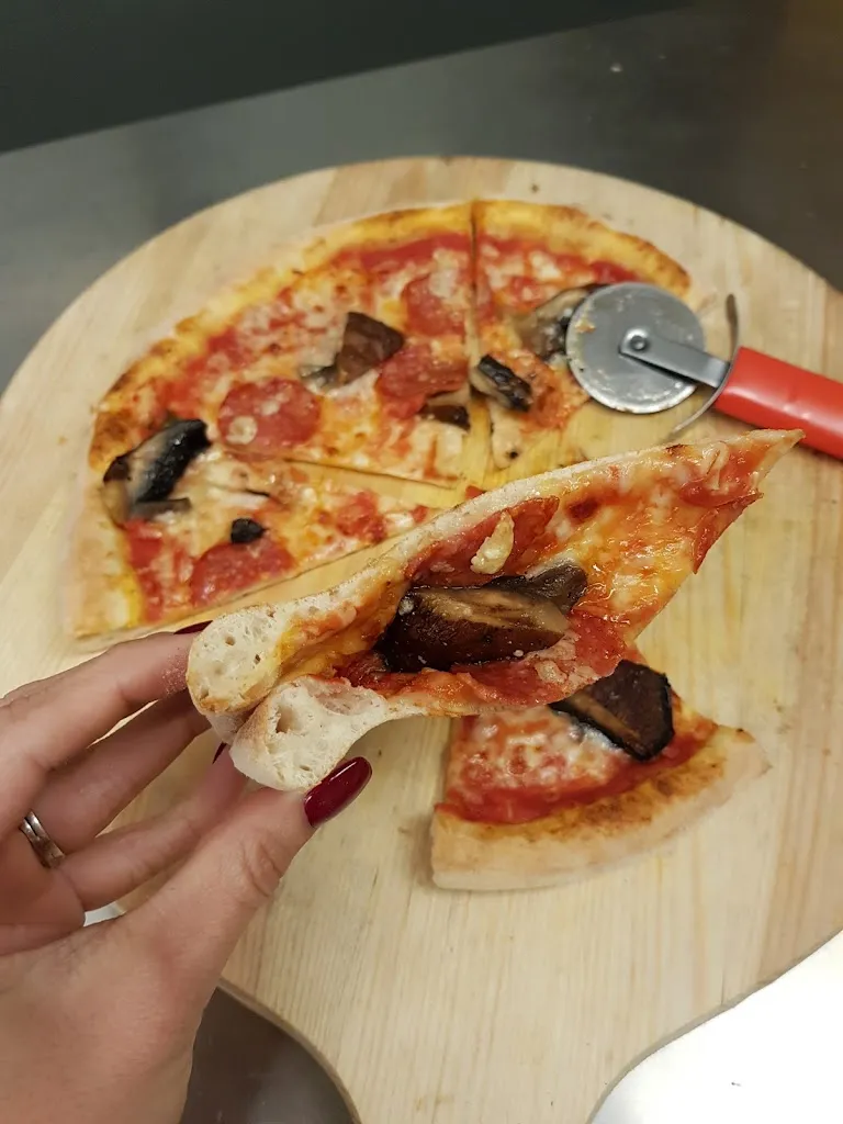 Pizza Delizia restaurant in Lugo di Vicenza