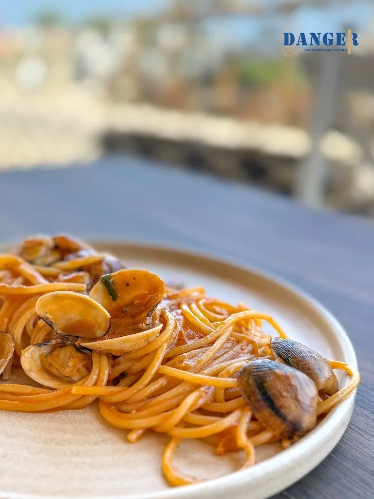 Danger Contemporary Bistrot_Peschici_slider_image_2