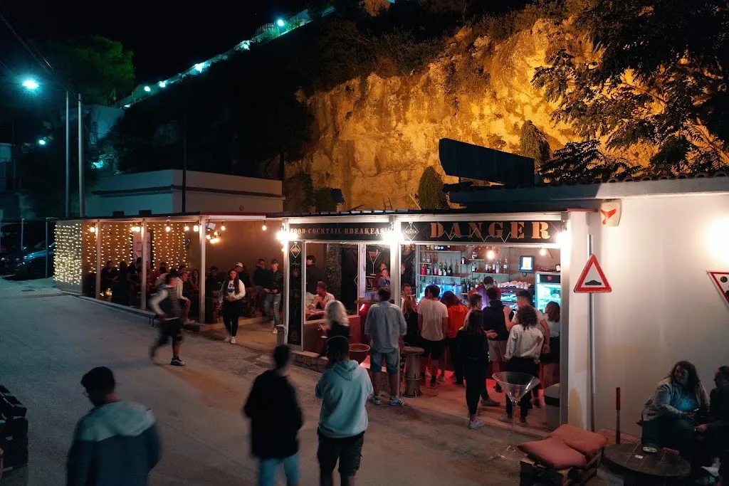 Danger Contemporary Bistrot_Peschici_slider_image_3