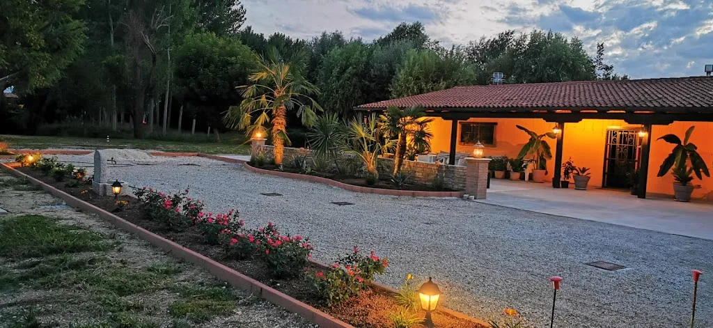 Taverna Von Zach_Maerne_slider_image_3