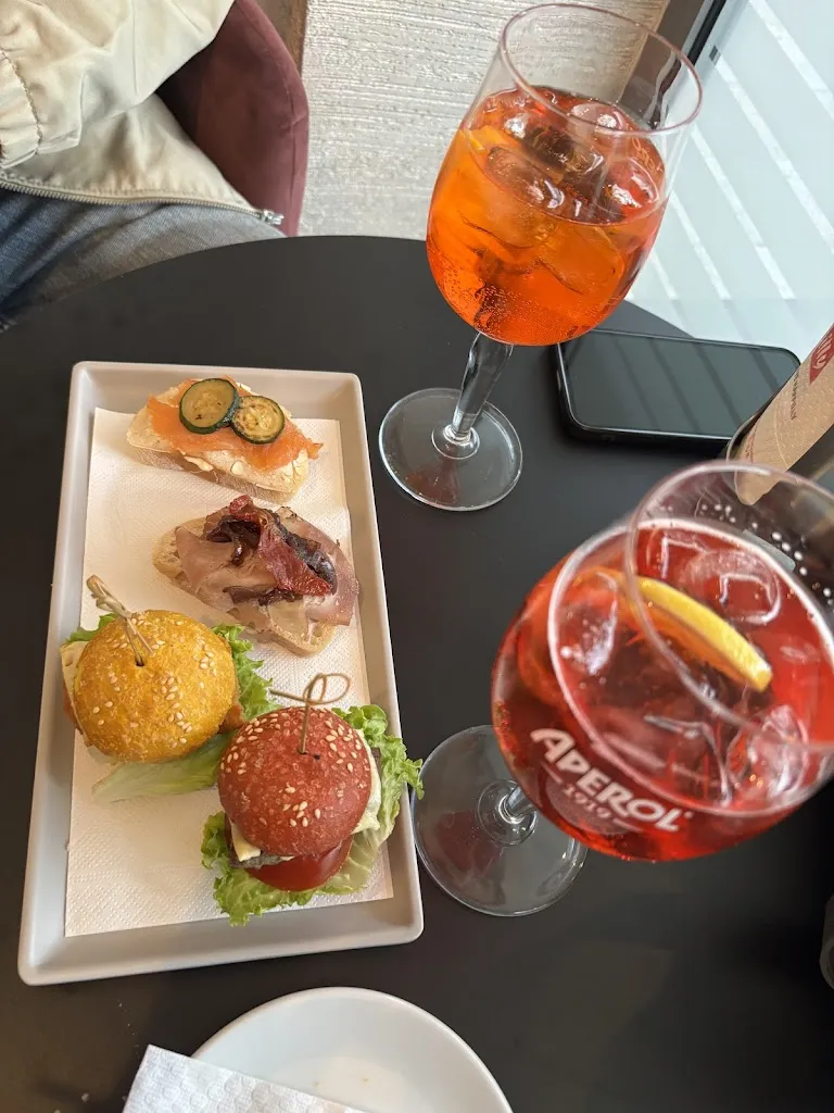 Greta Paccagnella_J-BAR_Mejaniga_review