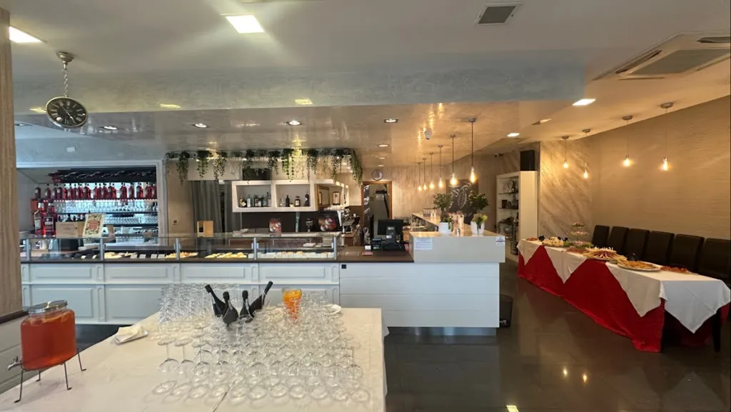 J-BAR restaurant in Mejaniga