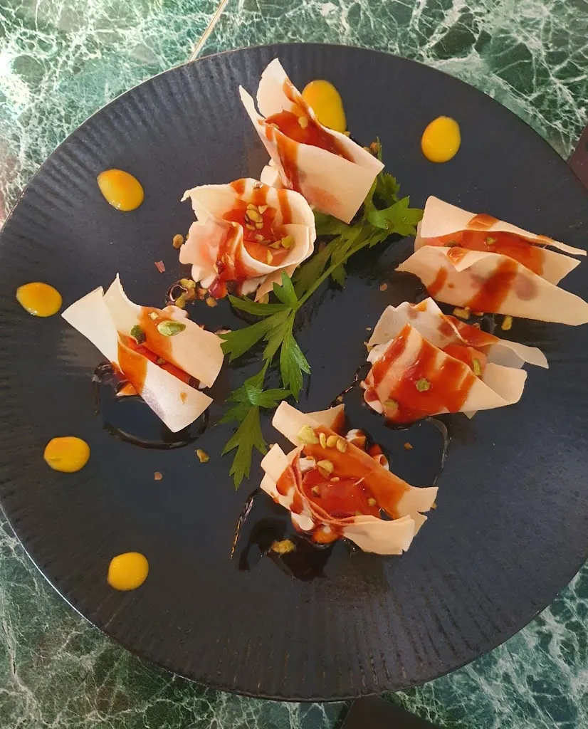 SUSHI RUI RESTAURANT_Mejaniga_slider_image_3