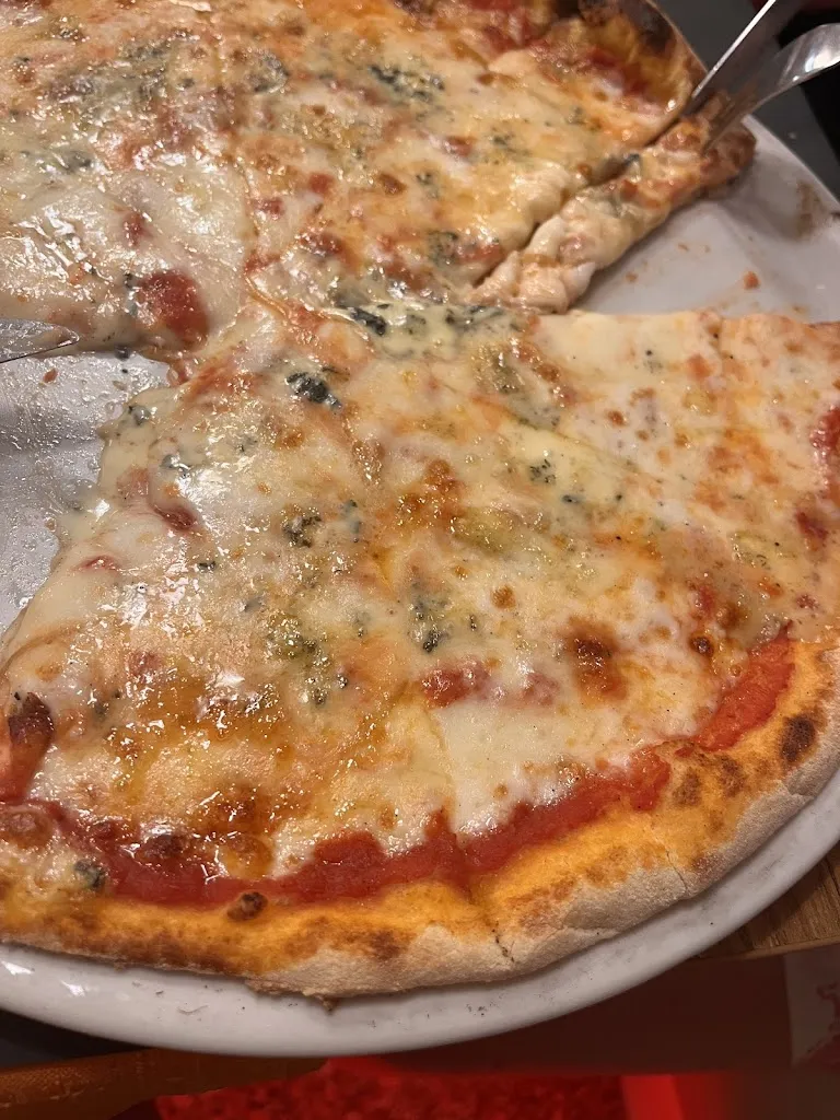 Andrea Nichtová_Pizzeria Miregó_Miane_review