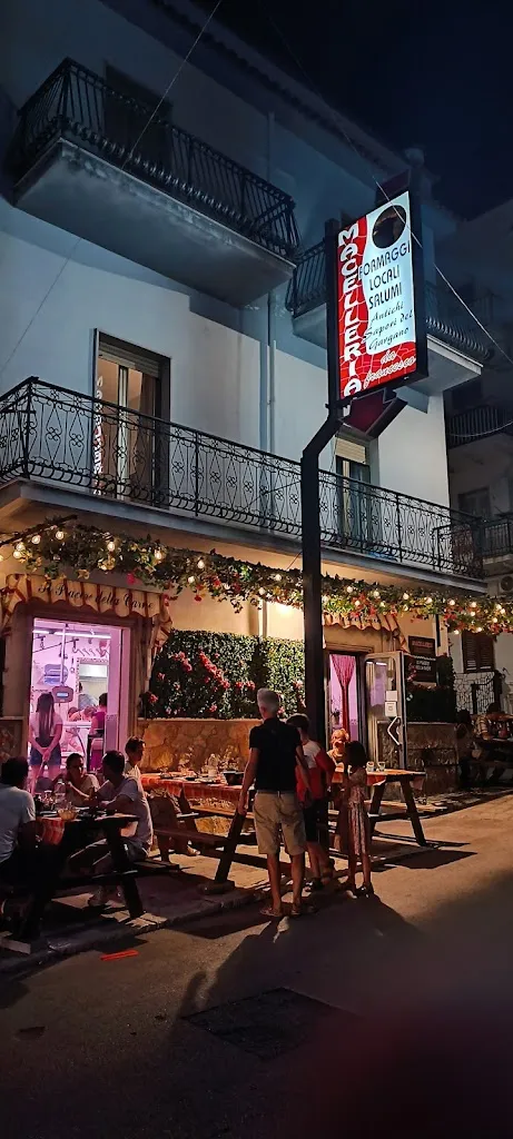 Macelleria braceria Antichi Sapori da francy e maddy Peschici_Peschici_slider_image_1