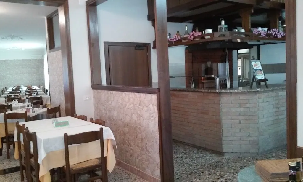 Abergo Pizzeria Trattoria alla Pergola restaurant in Meolo