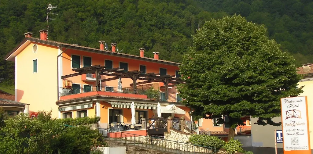 Hotel Ristorante Ponte Nuovo restaurant in Molino-Mozzi-Bittarelli