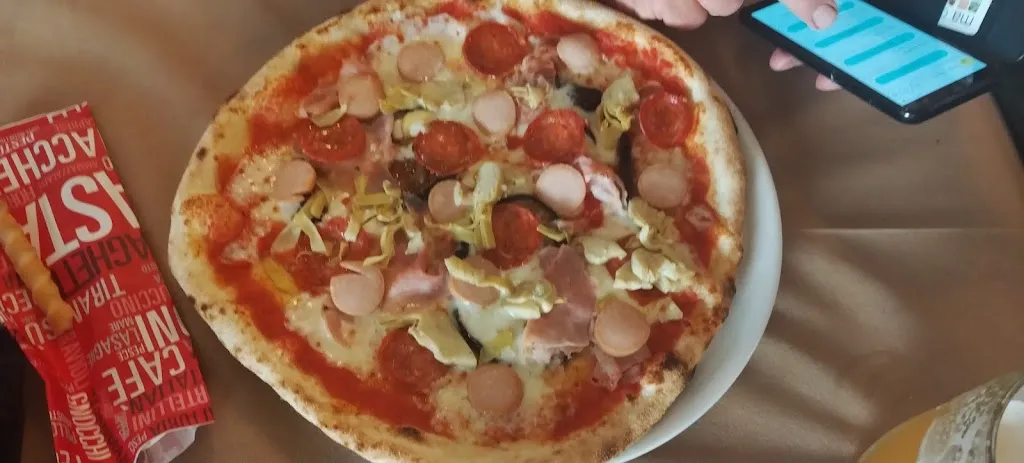 Catherine Poizat_Pizzeria Fable Di Zengguang Wang Pizzeria_Minerbe_review