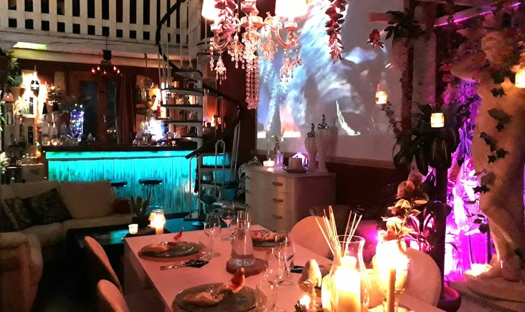 Sandra Dragland_Flamingo Country Home Restaurant_Moniego_review