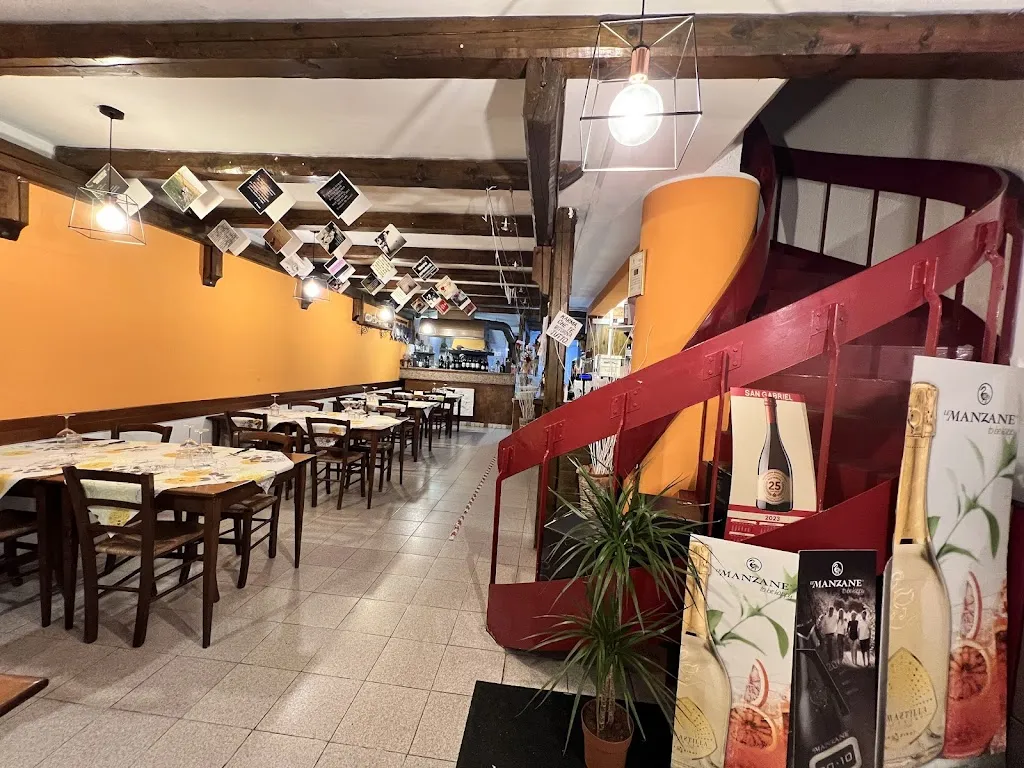 Trattoria La Tavernetta restaurant in Mira Taglio