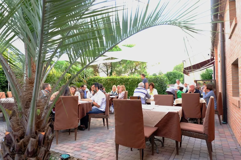 Ristorante "Re di Quadri" restaurant in Mira Taglio
