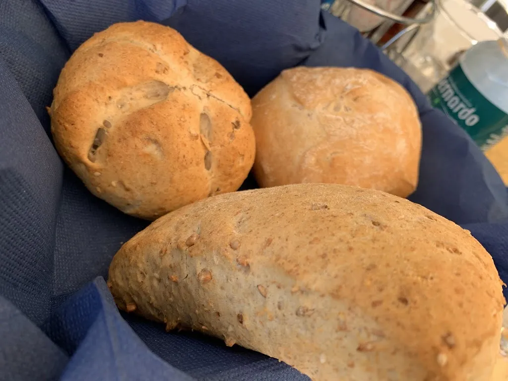 Julio Cesar Vazquez_Bistrot Pasticceria Pane Caffetteria Panini Piccola cucina_Mira Taglio_recensione