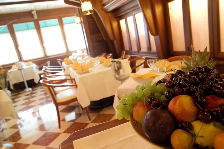 Ristorante Pizzeria La Perla Rosa_Mira Taglio_slider_image_3