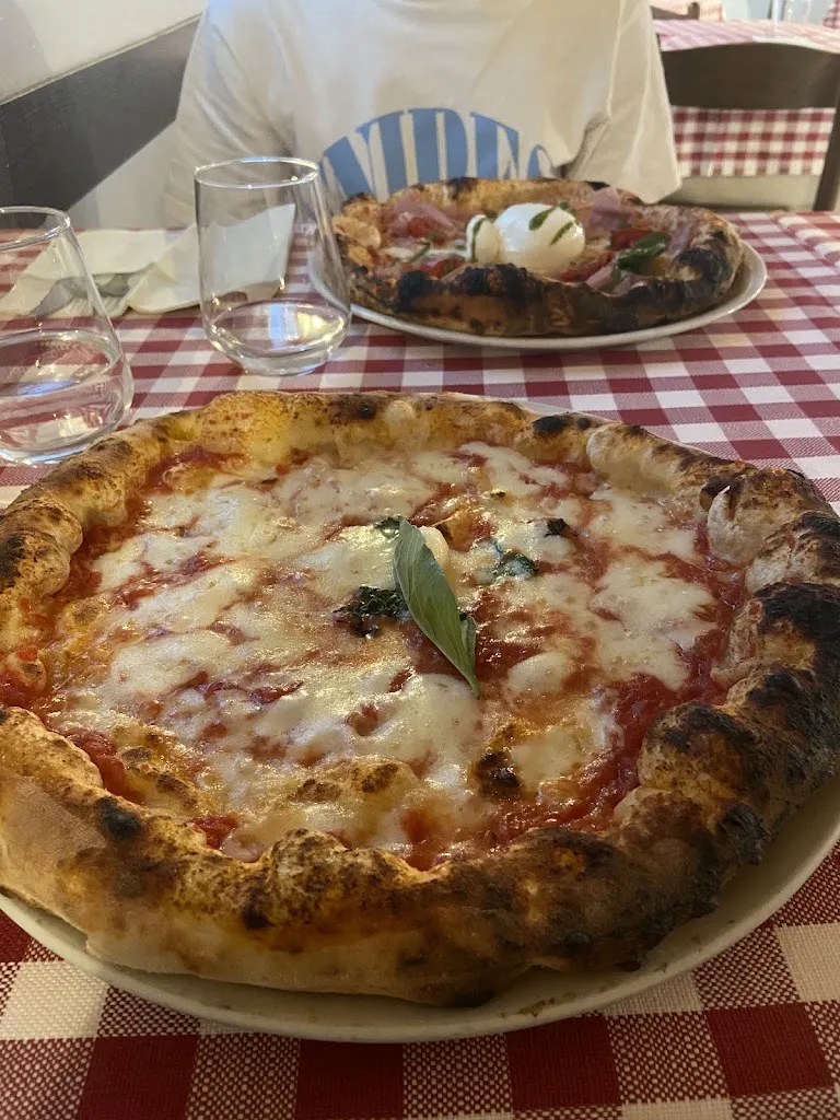 Ilaria Najim_Pizzeria Carlo Magno_Mira Taglio_recensione