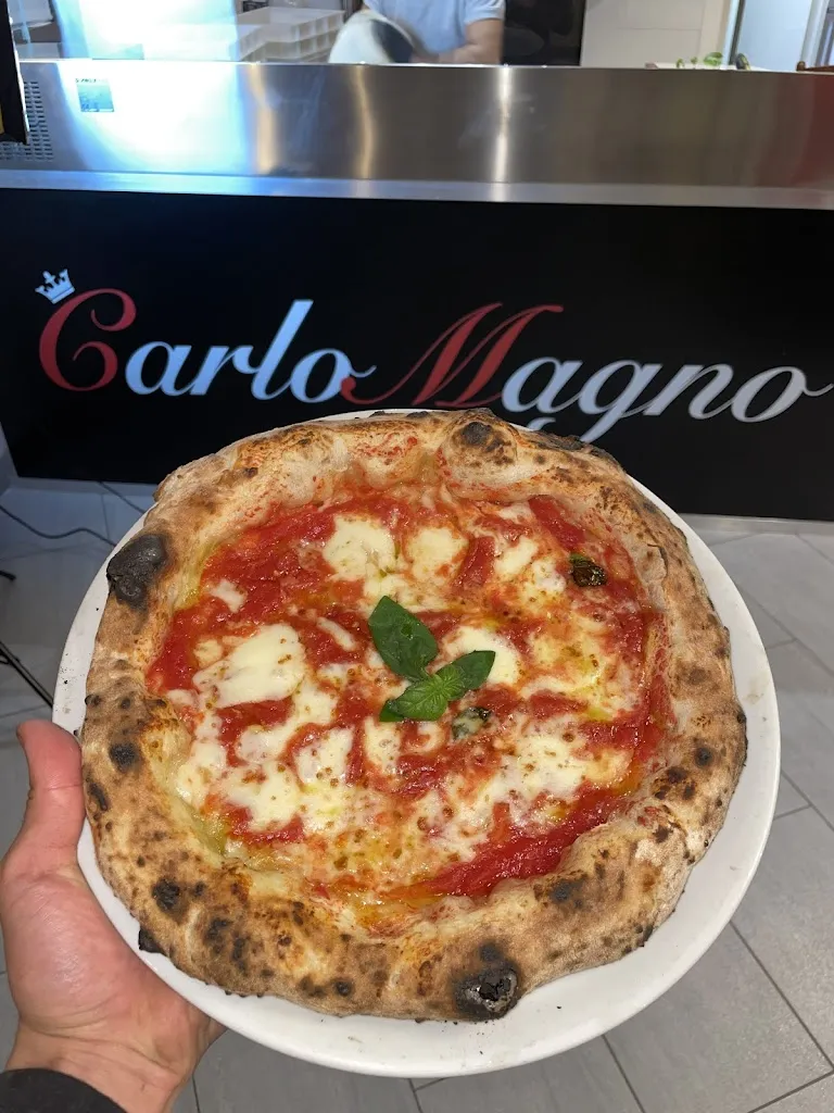 Pizzeria Carlo Magno_Mira Taglio_slider_image_3