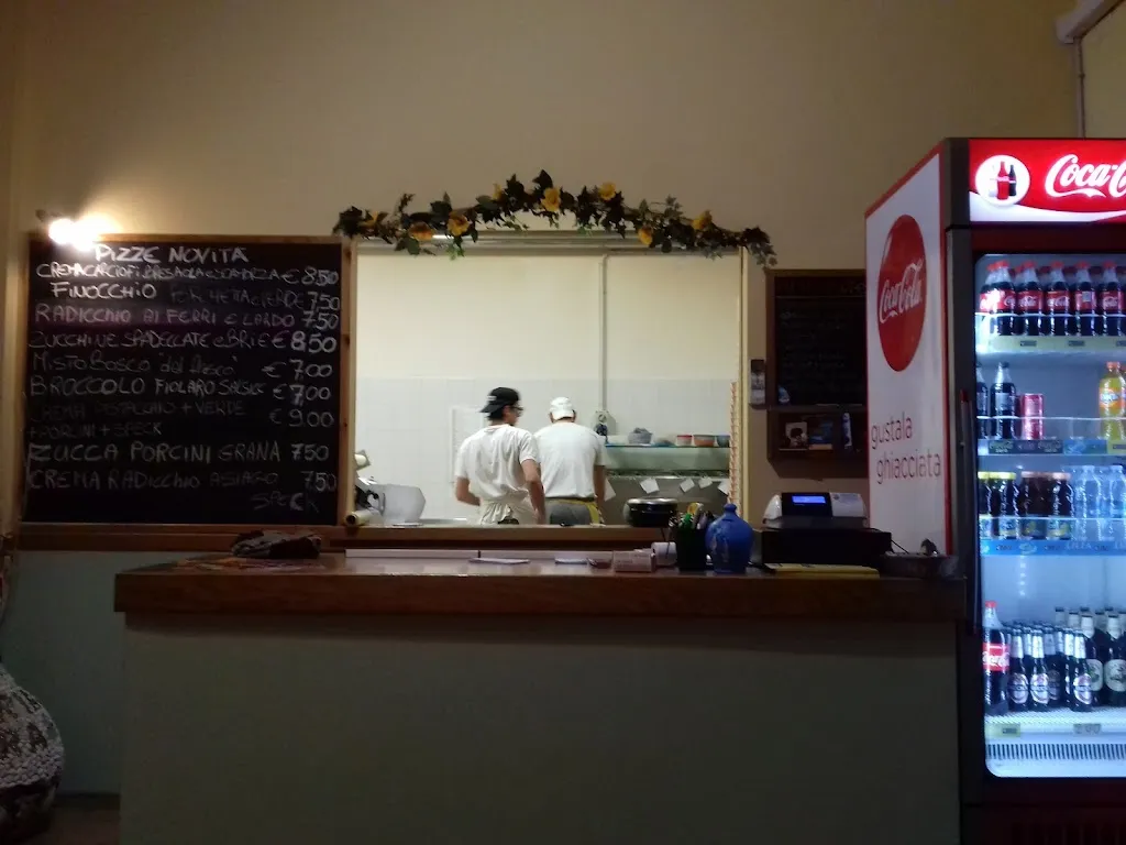 Pizza d'Asporto Ca' Nostra restaurant in Montebello Vicentino