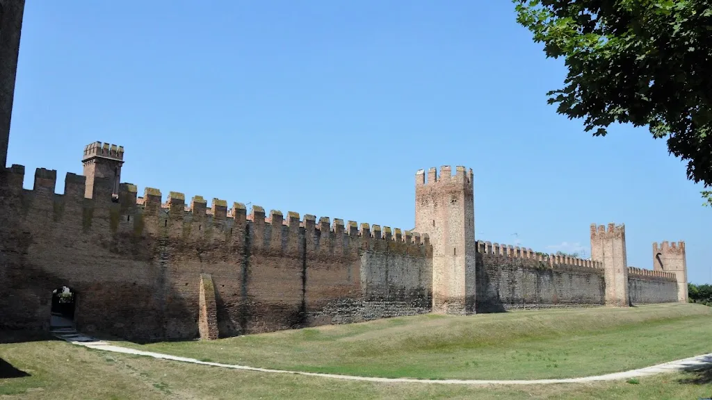 Palazzo Magnavin-Foratti restaurant in Montagnana