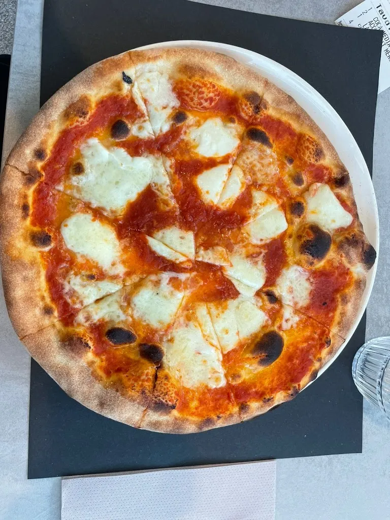 NITIN SINGH_Ristorante Pizzeria Giro'_Monticelli-Fontana_review