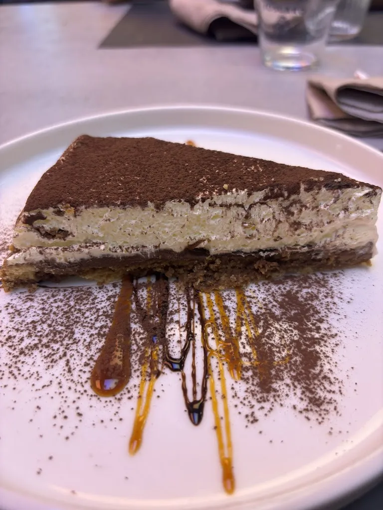 Ristorante Pizzeria Giro'_Monticelli-Fontana_slider_image_3