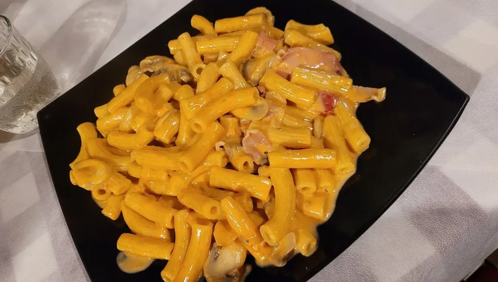 Sofia_Pizzeria la Favorita_Monticello di Fara_review