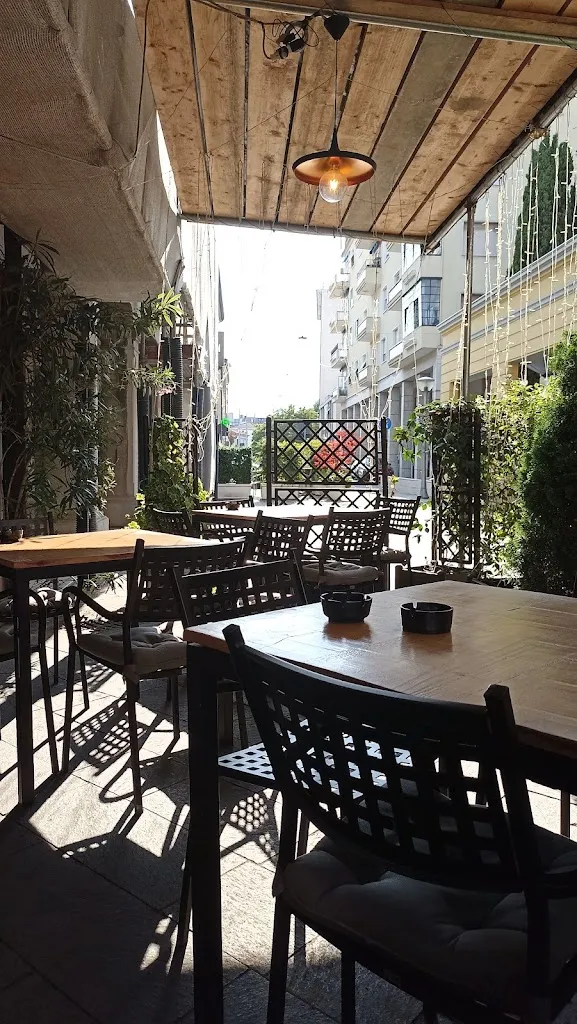 Gabriele Sapienza_Avenue_Mogliano Veneto_recensione