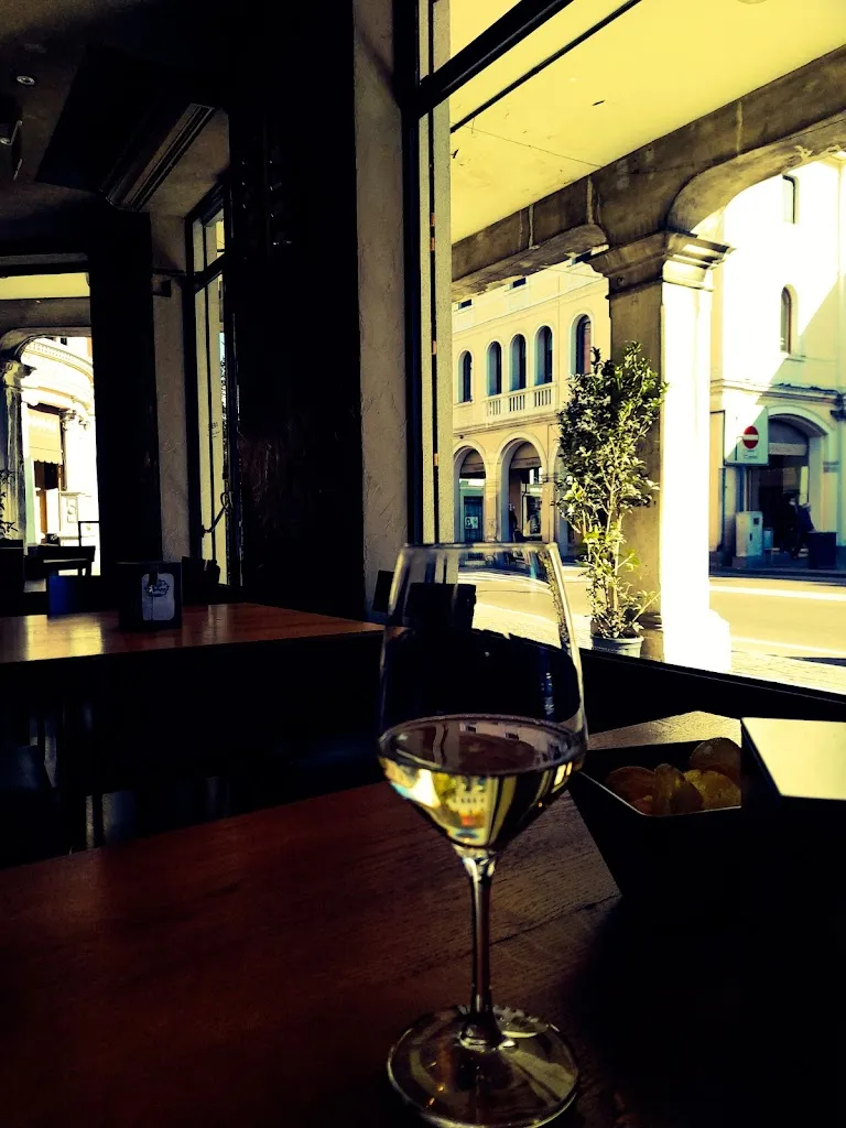 Paul “Ουδείς” Conrad_Avenue_Mogliano Veneto_recensione