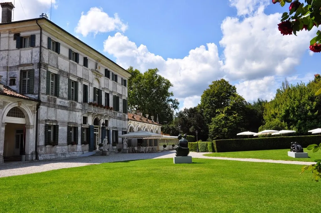 Villa Condulmer restaurant in Mogliano Veneto