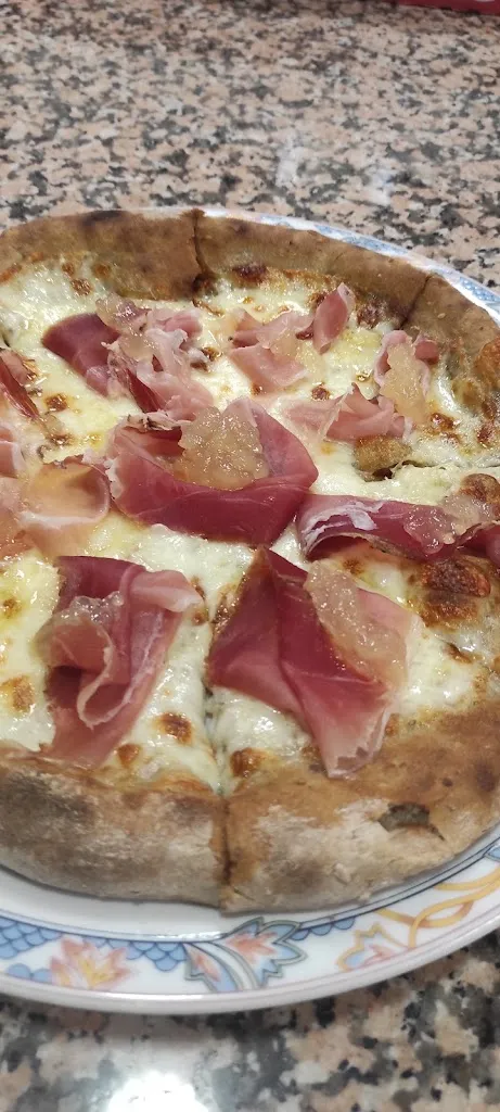 Portami Via Cavazzale restaurant in Monticello Conte Otto