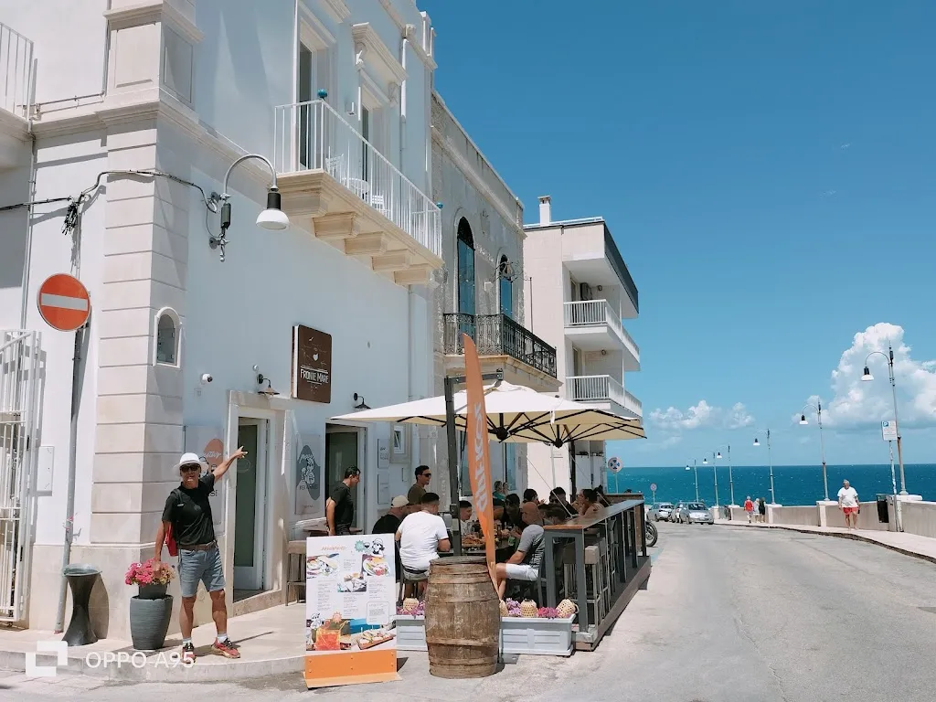 Tfg SL_Fronte Mare Giuliani_Polignano a Mare_review