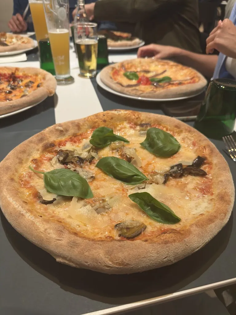 Suzanne Emily O'Connor_Pizzeria Le Sorgive_Montorio_recensione