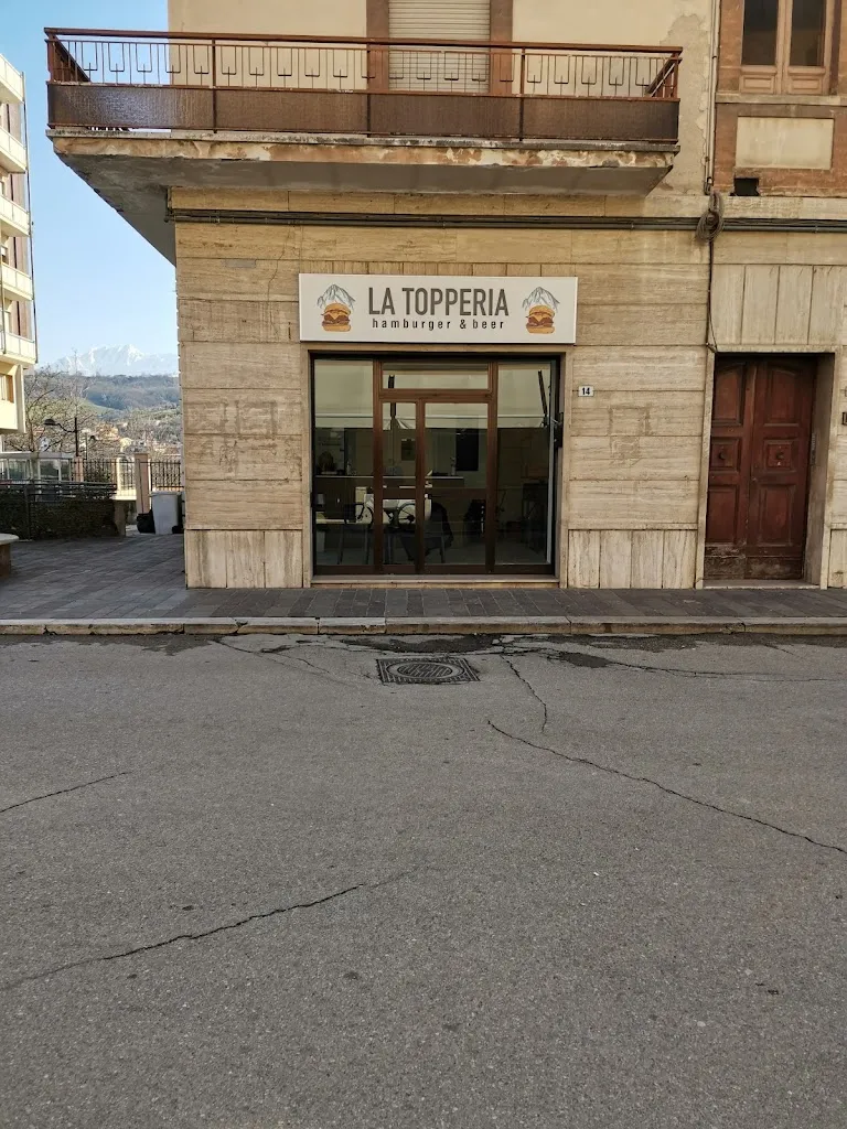 LA TOPPERIA HAMBURGER & BEER restaurant in Montorio