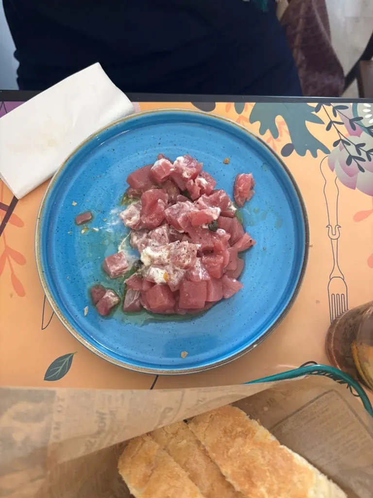 Luana Paiva_Olio su pane_Polignano a Mare_recensione