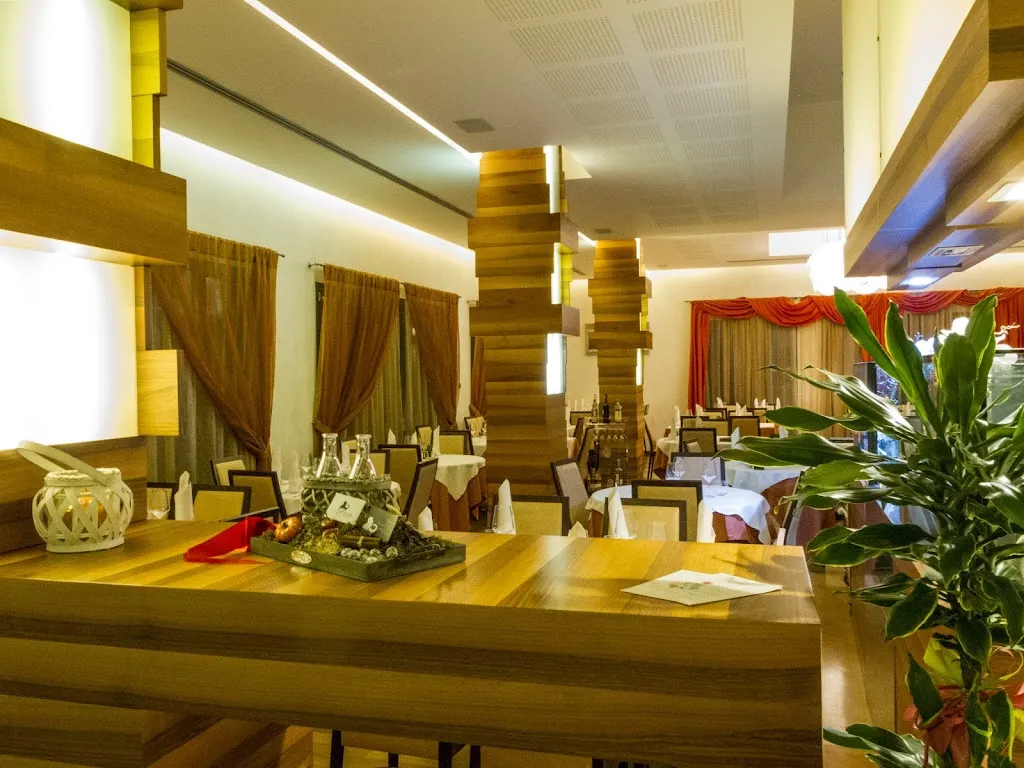 Al Portico Ristorante Griglieria e Pizzeria  restaurant in Musestre