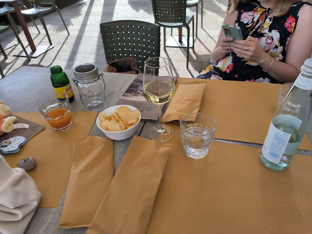 Łukasz Kain_Pizzeria Pino S.N.C. di Gorghetto Mara e Ivan_Musestre_review